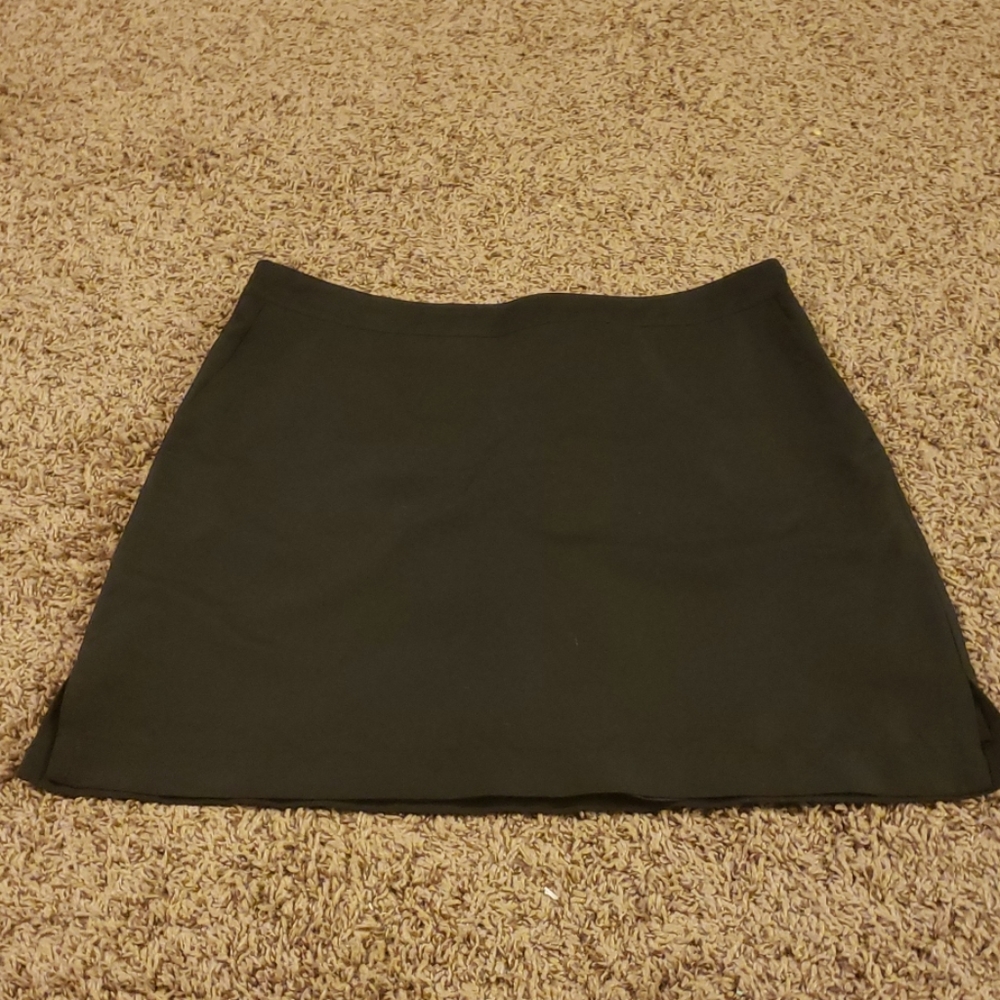 Black business casual Liz Claiborne shorts skirt